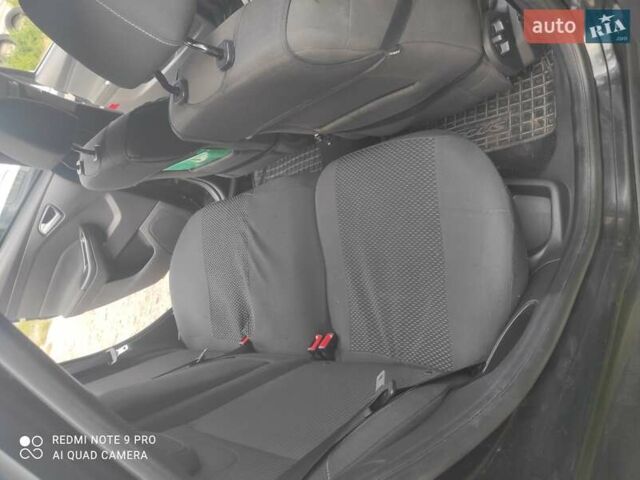 Форд Фокус 2013 у Львові на Automoto.ua Чорний Форд Фокус, об'ємом двигуна 1.6 л та пробігом 252 тис. км за 10500 $, фото 12 на Automoto.ua