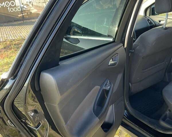 Черный Форд Фокус, объемом двигателя 1.6 л и пробегом 299 тыс. км за 6450 $, фото 12 на Automoto.ua