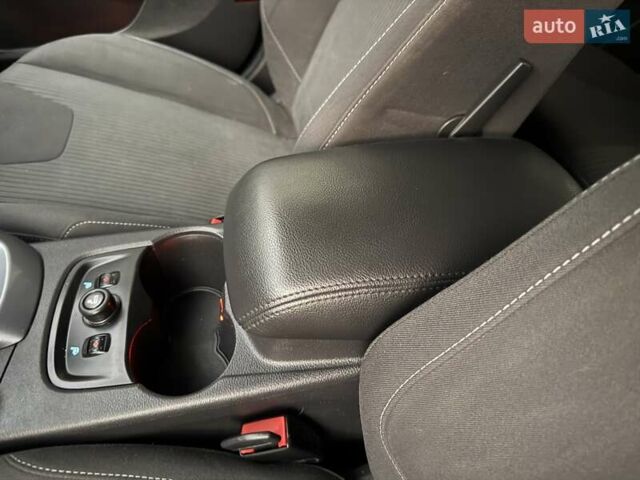 Чорний Форд Фокус, об'ємом двигуна 1.6 л та пробігом 227 тис. км за 8450 $, фото 51 на Automoto.ua