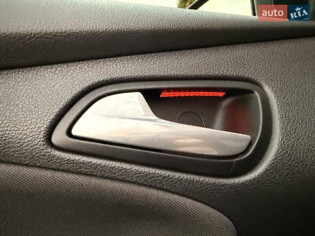 Чорний Форд Фокус, об'ємом двигуна 1.6 л та пробігом 227 тис. км за 8450 $, фото 30 на Automoto.ua