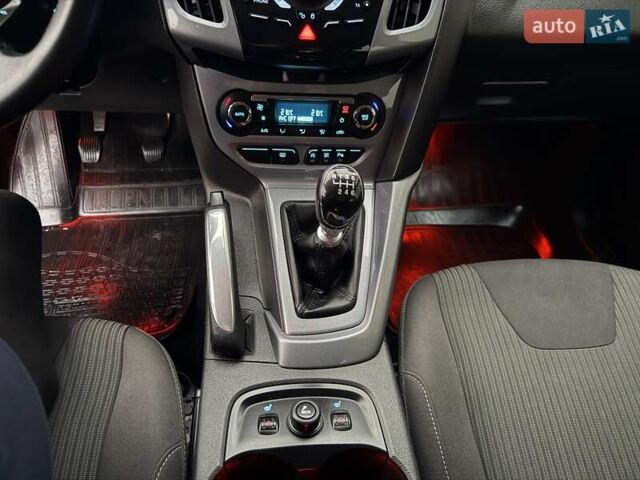 Чорний Форд Фокус, об'ємом двигуна 1.6 л та пробігом 227 тис. км за 8450 $, фото 43 на Automoto.ua