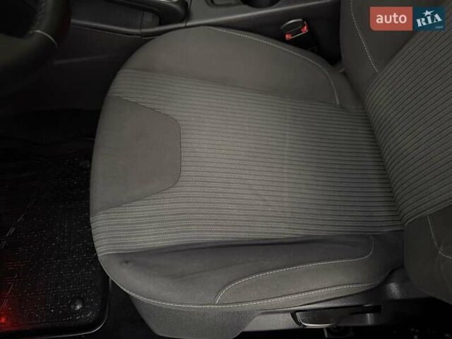 Чорний Форд Фокус, об'ємом двигуна 1.6 л та пробігом 227 тис. км за 8450 $, фото 54 на Automoto.ua