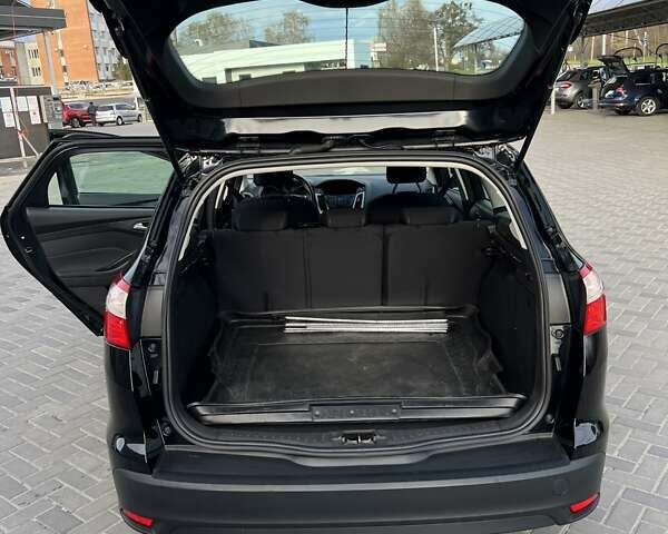 Черный Форд Фокус, объемом двигателя 1 л и пробегом 191 тыс. км за 7000 $, фото 13 на Automoto.ua