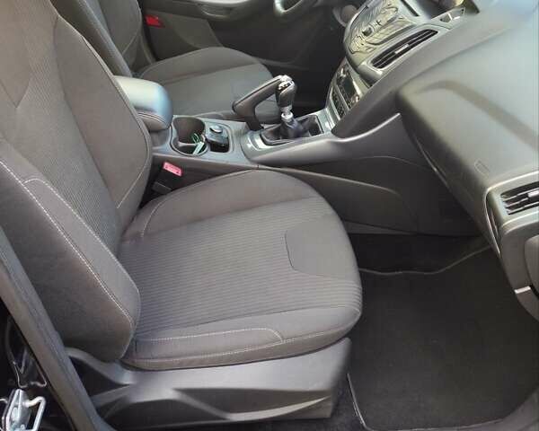 Форд Фокус 2013 в Радивилове на Automoto.ua Черный Форд Фокус, объемом двигателя 1.6 л и пробегом 260 тыс. км за 8650 $, фото 19 на Automoto.ua