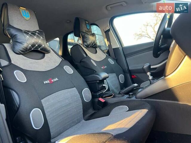 Черный Форд Фокус, объемом двигателя 1.56 л и пробегом 230 тыс. км за 8000 $, фото 17 на Automoto.ua