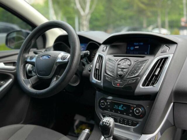 Форд Фокус 2013 у Львові на Automoto.ua Чорний Форд Фокус, об'ємом двигуна 1.6 л та пробігом 225 тис. км за 7500 $, фото 9 на Automoto.ua