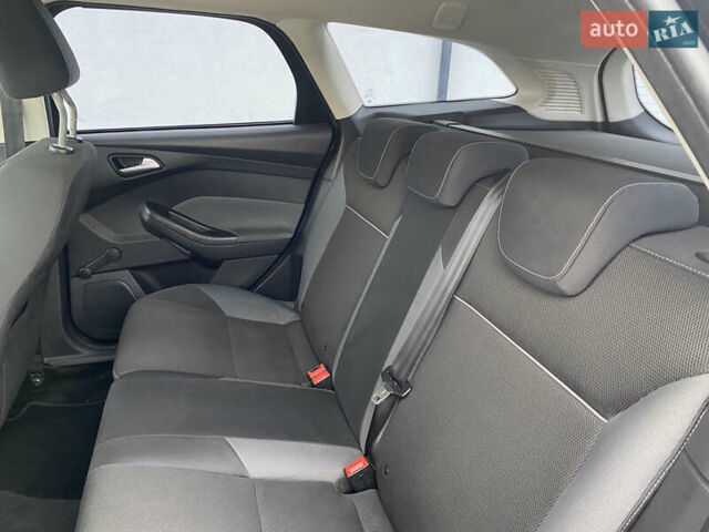 Черный Форд Фокус, объемом двигателя 1.6 л и пробегом 163 тыс. км за 7600 $, фото 18 на Automoto.ua