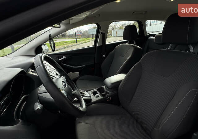 Чорний Форд Фокус, об'ємом двигуна 1.6 л та пробігом 265 тис. км за 9299 $, фото 36 на Automoto.ua