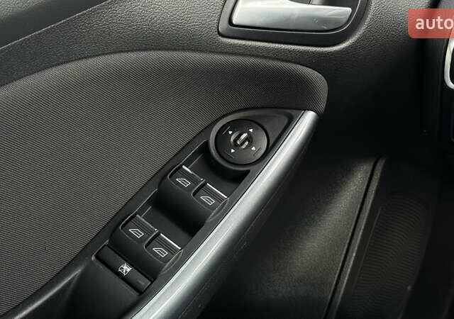 Чорний Форд Фокус, об'ємом двигуна 1.6 л та пробігом 265 тис. км за 9299 $, фото 31 на Automoto.ua