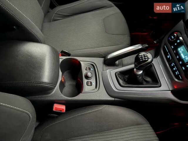 Чорний Форд Фокус, об'ємом двигуна 1.6 л та пробігом 227 тис. км за 8450 $, фото 76 на Automoto.ua