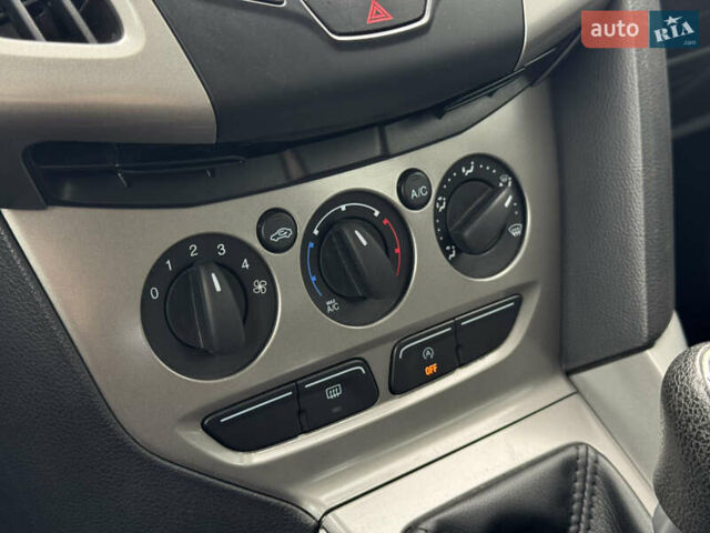 Форд Фокус 2013 у Луцьку на Automoto.ua Чорний Форд Фокус, об'ємом двигуна 1.6 л та пробігом 239 тис. км за 7150 $, фото 19 на Automoto.ua