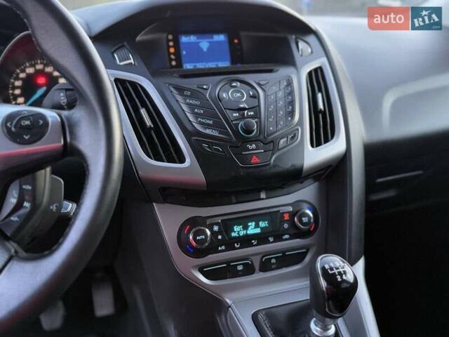 Форд Фокус 2013 в Вознесенске на Automoto.ua Черный Форд Фокус, объемом двигателя 1.6 л и пробегом 163 тыс. км за 7600 $, фото 10 на Automoto.ua