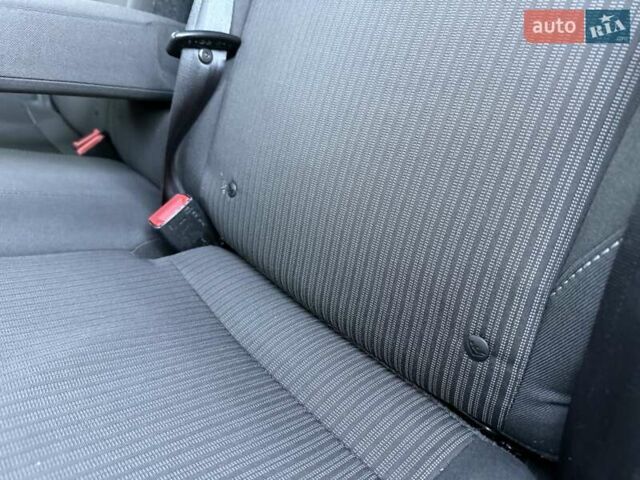 Чорний Форд Фокус, об'ємом двигуна 1.6 л та пробігом 235 тис. км за 8650 $, фото 136 на Automoto.ua