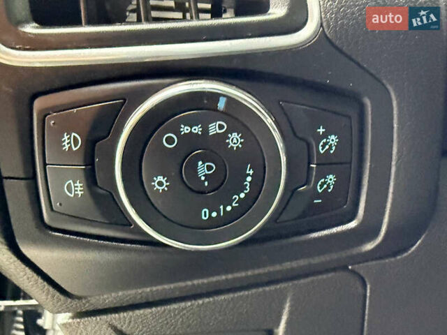 Черный Форд Фокус, объемом двигателя 1.6 л и пробегом 253 тыс. км за 6999 $, фото 49 на Automoto.ua