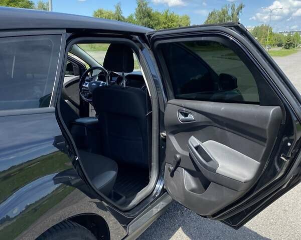 Черный Форд Фокус, объемом двигателя 1.6 л и пробегом 328 тыс. км за 6700 $, фото 13 на Automoto.ua