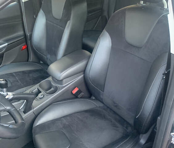 Форд Фокус 2013 у Стрые на Automoto.ua Чорний Форд Фокус, об'ємом двигуна 1.6 л та пробігом 219 тис. км за 9950 $, фото 33 на Automoto.ua