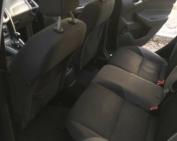 Черный Форд Фокус, объемом двигателя 1.6 л и пробегом 330 тыс. км за 7700 $, фото 13 на Automoto.ua
