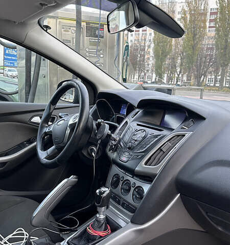 Форд Фокус 2013 в Киеве на Automoto.ua Черный Форд Фокус, объемом двигателя 1.56 л и пробегом 288 тыс. км за 7900 $, фото 12 на Automoto.ua