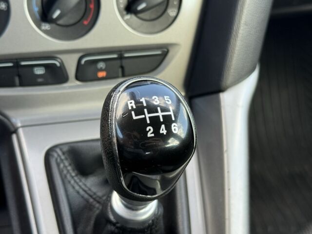 Форд Фокус 2013 в Луцке на Automoto.ua Черный Форд Фокус, объемом двигателя 1.6 л и пробегом 237 тыс. км за 6900 $, фото 9 на Automoto.ua