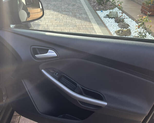 Чорний Форд Фокус, об'ємом двигуна 1.6 л та пробігом 214 тис. км за 8900 $, фото 12 на Automoto.ua