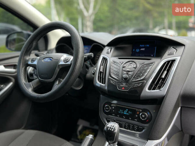 Форд Фокус 2013 в Львове на Automoto.ua Черный Форд Фокус, объемом двигателя 1.6 л и пробегом 225 тыс. км за 7600 $, фото 9 на Automoto.ua