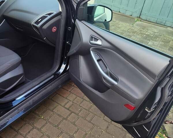 Форд Фокус 2013 в Радивилове на Automoto.ua Черный Форд Фокус, объемом двигателя 1.6 л и пробегом 260 тыс. км за 8650 $, фото 9 на Automoto.ua