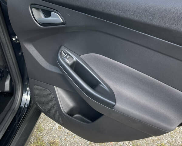 Чорний Форд Фокус, об'ємом двигуна 1.6 л та пробігом 191 тис. км за 8600 $, фото 29 на Automoto.ua