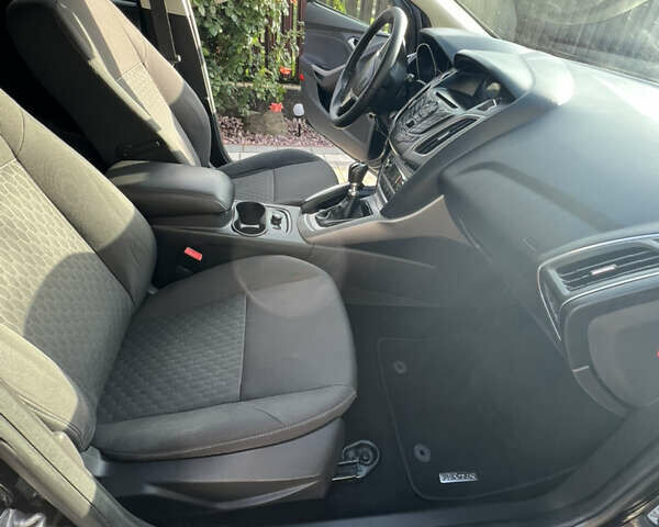 Чорний Форд Фокус, об'ємом двигуна 1.6 л та пробігом 214 тис. км за 8900 $, фото 13 на Automoto.ua