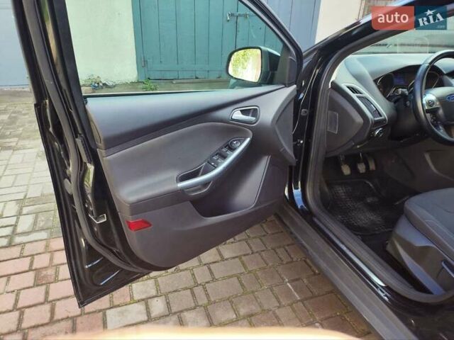 Форд Фокус 2013 в Радивилове на Automoto.ua Черный Форд Фокус, объемом двигателя 1.6 л и пробегом 260 тыс. км за 8650 $, фото 6 на Automoto.ua