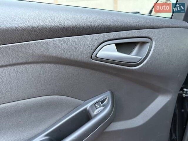 Чорний Форд Фокус, об'ємом двигуна 1.6 л та пробігом 235 тис. км за 8650 $, фото 132 на Automoto.ua