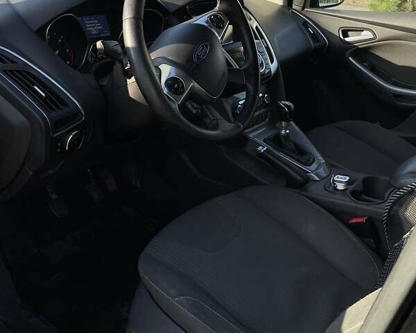 Черный Форд Фокус, объемом двигателя 1.6 л и пробегом 299 тыс. км за 6450 $, фото 3 на Automoto.ua