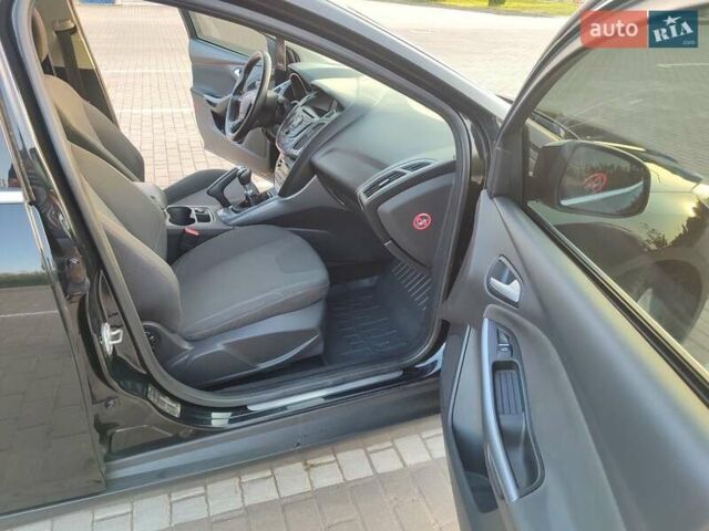 Черный Форд Фокус, объемом двигателя 1.6 л и пробегом 190 тыс. км за 8000 $, фото 6 на Automoto.ua