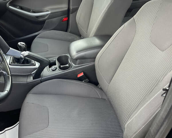 Чорний Форд Фокус, об'ємом двигуна 1.6 л та пробігом 191 тис. км за 8600 $, фото 21 на Automoto.ua