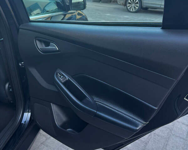 Черный Форд Фокус, объемом двигателя 1.6 л и пробегом 213 тыс. км за 9050 $, фото 35 на Automoto.ua