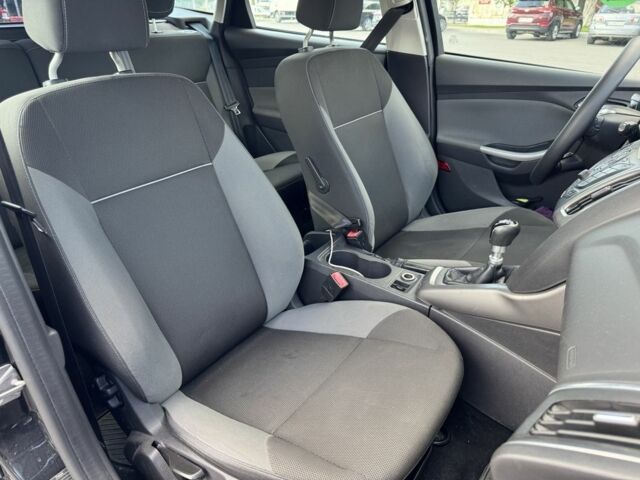 Форд Фокус 2013 в Луцке на Automoto.ua Черный Форд Фокус, объемом двигателя 1.6 л и пробегом 237 тыс. км за 6900 $, фото 6 на Automoto.ua