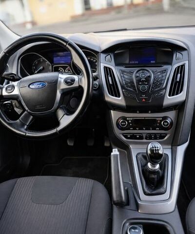 Черный Форд Фокус, объемом двигателя 1.6 л и пробегом 222 тыс. км за 8400 $, фото 21 на Automoto.ua