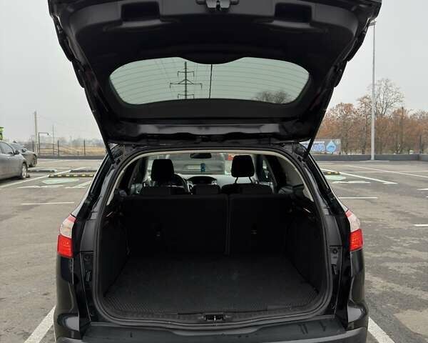 Черный Форд Фокус, объемом двигателя 2 л и пробегом 215 тыс. км за 7700 $, фото 5 на Automoto.ua