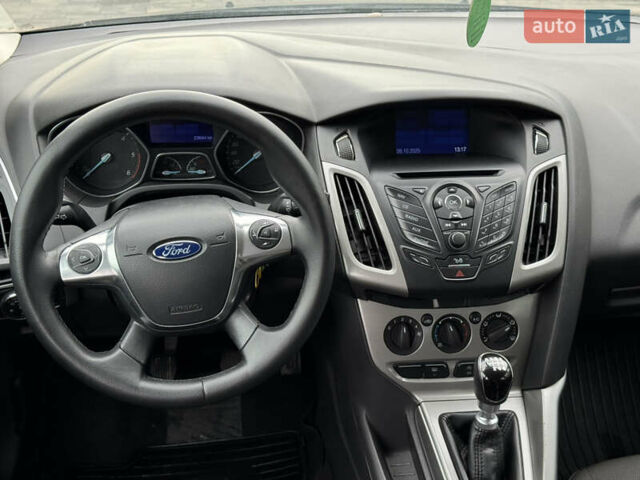Форд Фокус 2013 у Луцьку на Automoto.ua Чорний Форд Фокус, об'ємом двигуна 1.6 л та пробігом 239 тис. км за 7150 $, фото 16 на Automoto.ua
