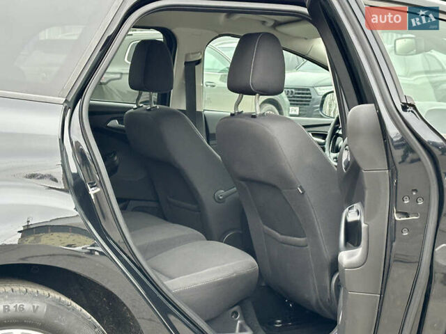 Черный Форд Фокус, объемом двигателя 0 л и пробегом 219 тыс. км за 8400 $, фото 22 на Automoto.ua