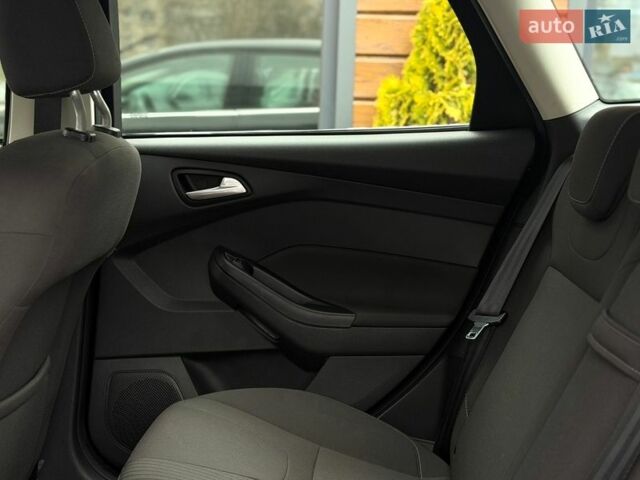 Черный Форд Фокус, объемом двигателя 1.6 л и пробегом 275 тыс. км за 8350 $, фото 47 на Automoto.ua