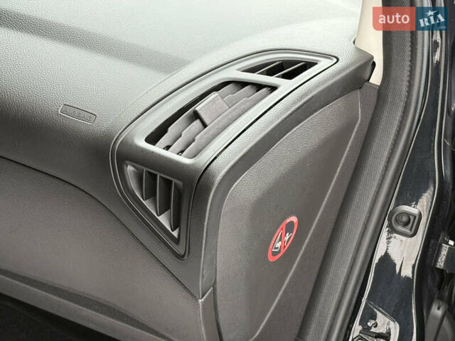 Черный Форд Фокус, объемом двигателя 1.6 л и пробегом 186 тыс. км за 7700 $, фото 57 на Automoto.ua