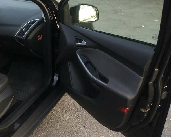 Черный Форд Фокус, объемом двигателя 1.6 л и пробегом 330 тыс. км за 7700 $, фото 20 на Automoto.ua