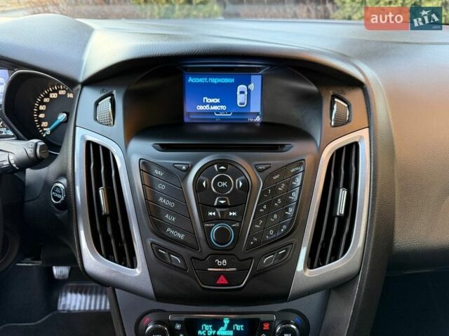 Черный Форд Фокус, объемом двигателя 1.6 л и пробегом 223 тыс. км за 8900 $, фото 42 на Automoto.ua