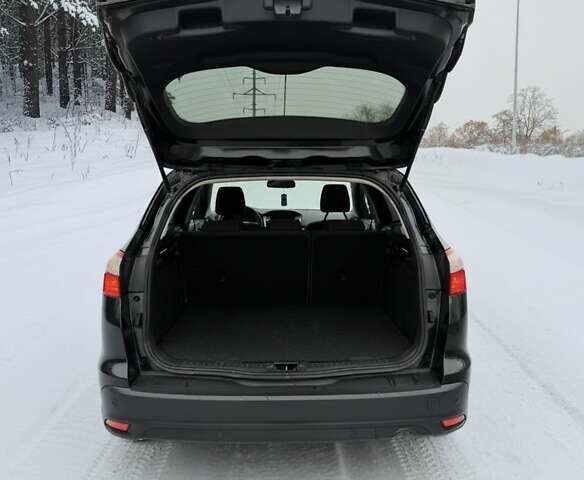 Черный Форд Фокус, объемом двигателя 2 л и пробегом 215 тыс. км за 8000 $, фото 3 на Automoto.ua