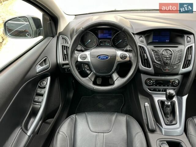 Чорний Форд Фокус, об'ємом двигуна 1.6 л та пробігом 215 тис. км за 8999 $, фото 52 на Automoto.ua
