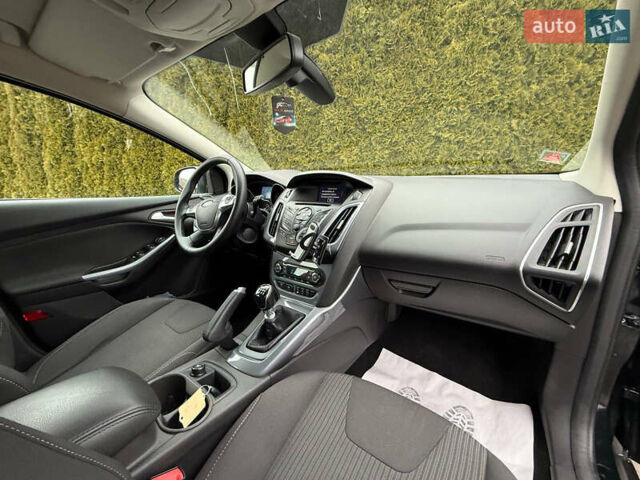 Черный Форд Фокус, объемом двигателя 1.6 л и пробегом 213 тыс. км за 8700 $, фото 30 на Automoto.ua