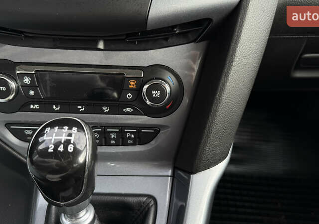 Чорний Форд Фокус, об'ємом двигуна 1.6 л та пробігом 265 тис. км за 9299 $, фото 28 на Automoto.ua