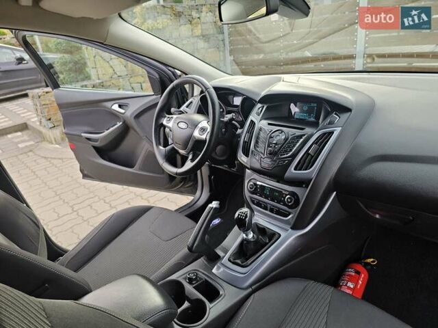 Черный Форд Фокус, объемом двигателя 1.6 л и пробегом 231 тыс. км за 8999 $, фото 87 на Automoto.ua