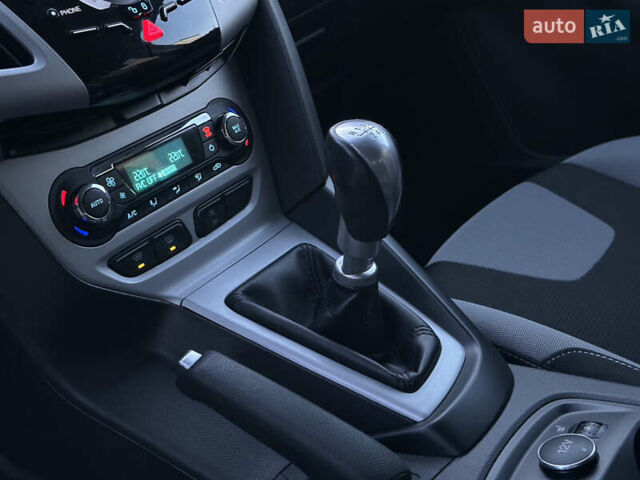 Чорний Форд Фокус, об'ємом двигуна 1.6 л та пробігом 195 тис. км за 8999 $, фото 70 на Automoto.ua