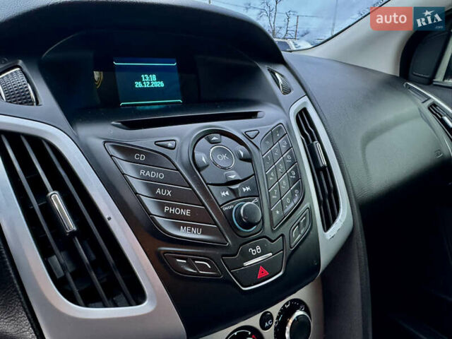 Черный Форд Фокус, объемом двигателя 1.6 л и пробегом 271 тыс. км за 8000 $, фото 12 на Automoto.ua